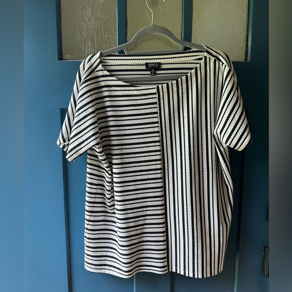 Jones New York Striped Shirt (Size Large)